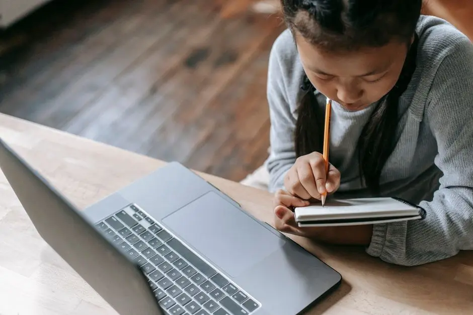 Belajar dari Mana Saja: Pengalaman Saya Menemukan Sekolah Favorit Online